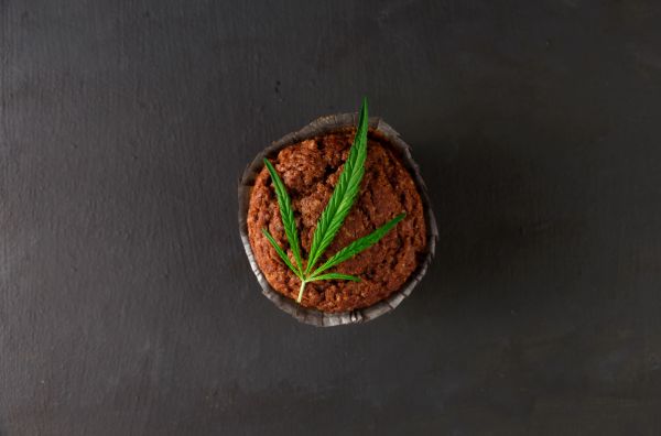 Receta pan de pascua cannábico