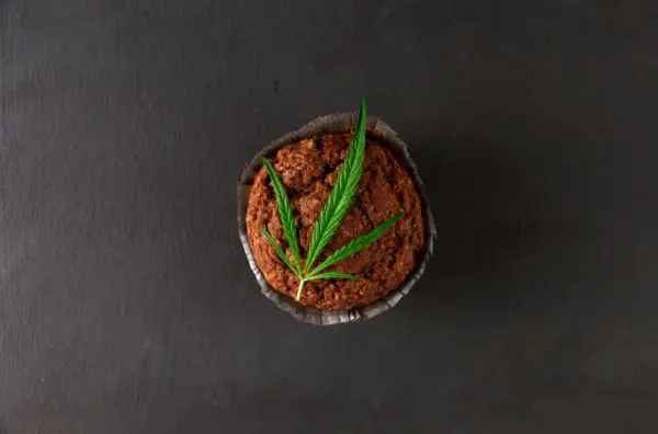 Receta pan de pascua cannábico