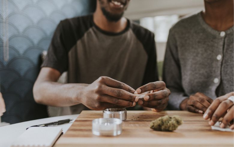 ¿Cómo hacer una L de marihuana?